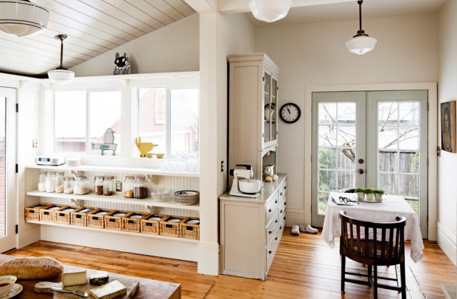 Vicki Simon Interior Design - light and bright kitchen