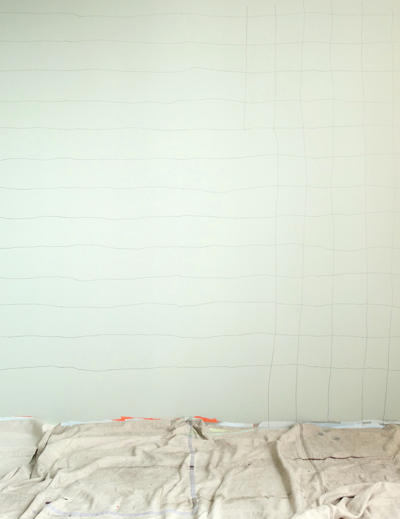 Colorhouse GLASS .02 - green wall with checkered pencil lines DIY